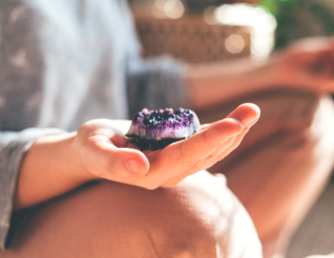 Crystal-Infused Skincare: The Science Behind the Trend