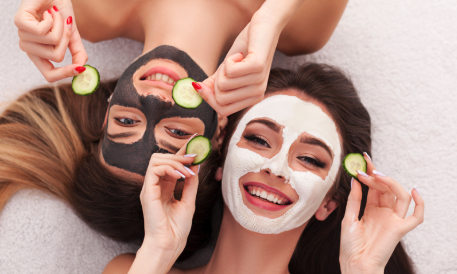 Organic Facials vs. Conventional Facials: What’s the Difference and Why It Matters